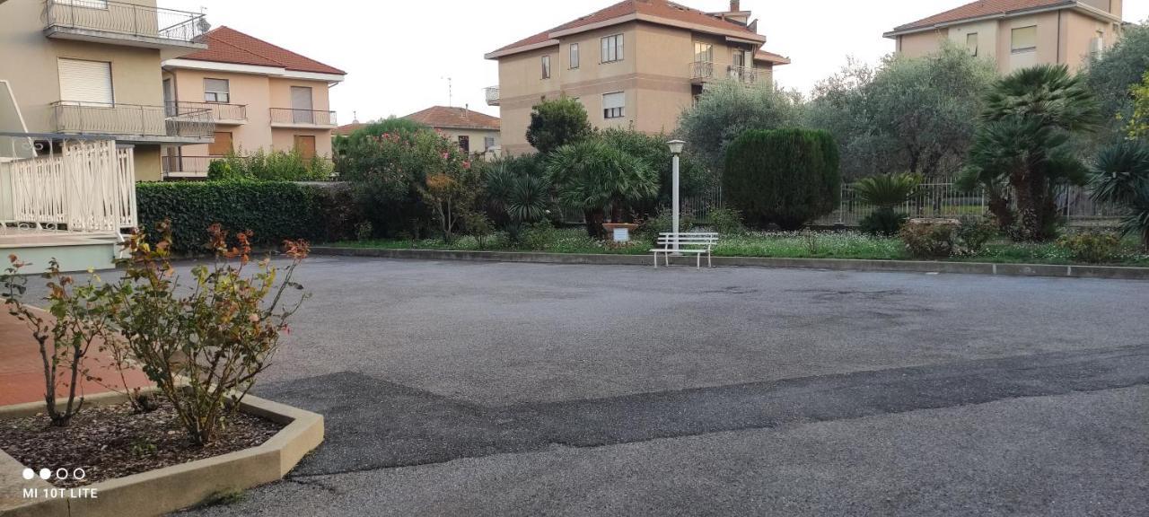 La Casa Di Giugiu Apartment Diano Marina Bagian luar foto